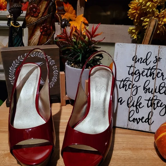 Jessica Simpson Red and Gold Heels - Picture 4 of 9